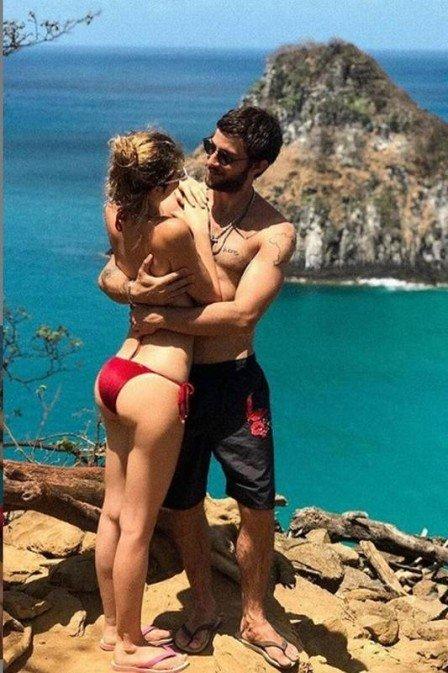 Laura Neiva e Chay Suede na recente viagem que fizeram a Fernando de Noronha (Crédito: Reprodução/Instagram)