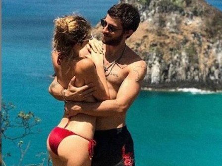Laura Neiva posta foto romântica com Chay e mostra que casal reatou