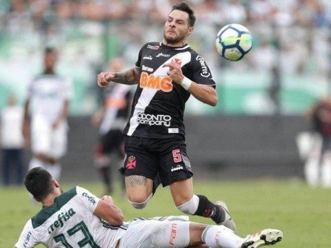 Após derrotas, Vasco e Fluminense têm 13% e 5% de risco de cair