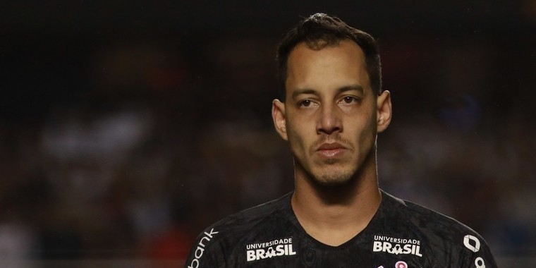 Flamengo pensa em 2019 e mira Rodriguinho para vaga de Paquetá