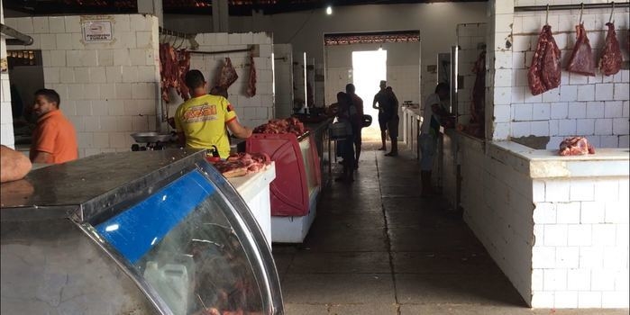 Vigilância Sanitária realiza fiscalização no açougue de Picos