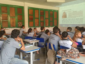 Prefeitura coloca ônibus para trasporte de alunos eneanos