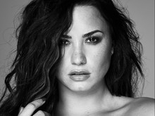 Demi Lovato deixa clínica de reabilitação após 3 meses, diz site
