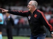 Dorival chega à metade dos jogos pelo Fla considerando voltar Diego
