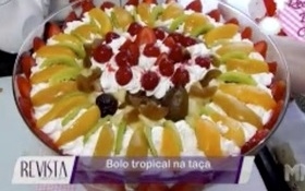 Aprenda uma receita maravilhosa de bolo tropical na taça