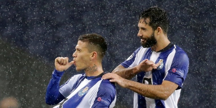Brasileiro concorre com CR7 a golaço da rodada na Champions