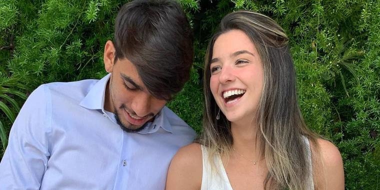 Mulher de Paquetá posta fotos do casamento e meia do Fla se declara