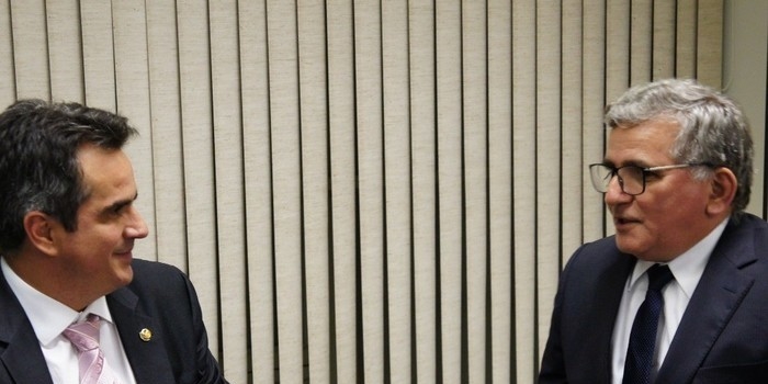 Prefeito busca em Brasília recursos para União