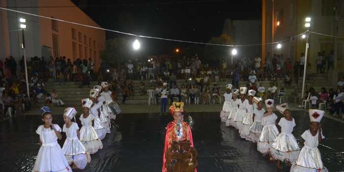 Apresentações folclóricas marcam Noite Afro na FLOR