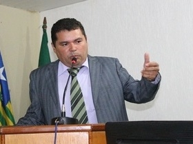 Carlos de Oliveira é eleito por 8X5 como presidente da câmara