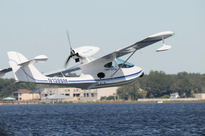 Seamax já produziu 135 aviões do modelo M-22, vendidos para mais de 50 países (Crédito: Divulgação)
