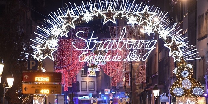 Ataque em mercado de Natal deixa 2 mortos e 11 feridos na França