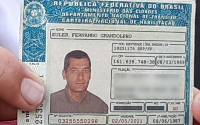 CNH de Euler Fernando Grandolpho, o atirador que matou quatro pessoas (Crédito: Daniel Mafra/EPTV )
