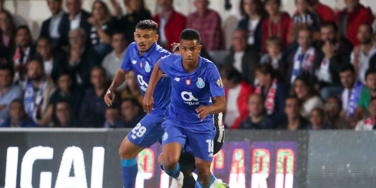 Jorge comemora sua estreia no time do Porto contra o Galatasaray