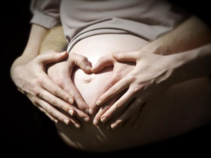 Dicas para não deixar a gravidez tirar o apetite sexual do casal