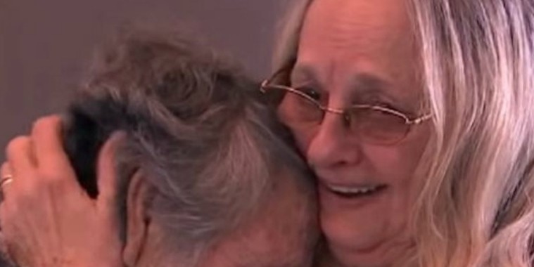 Após 69 anos, mãe encontra filha que pensou ter morrido no parto