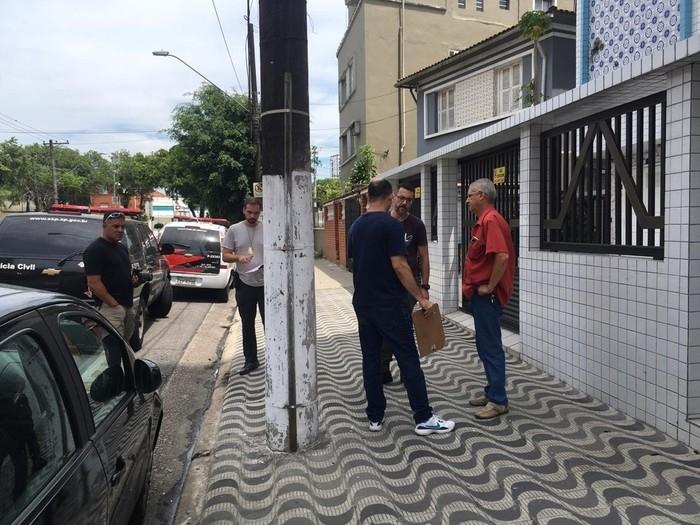 Perícia esteve no local para apurar mais informações sobre o crime (Crédito: Solange Freitas/G1 )