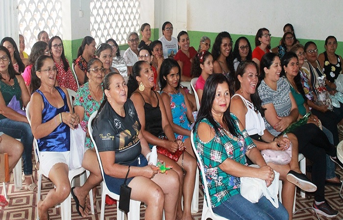 Alunos das academias da saúde participam de confraternização