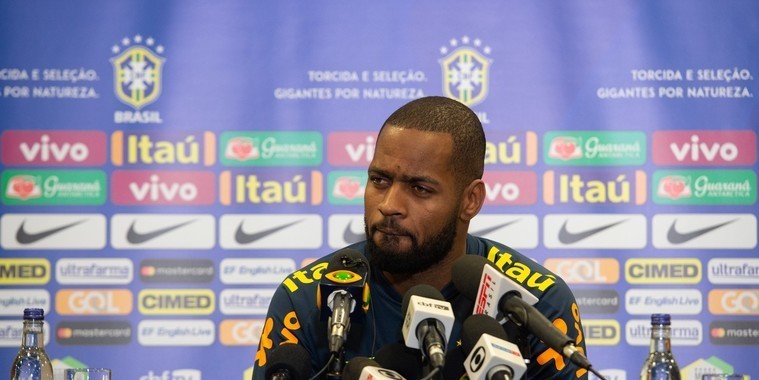 Flamengo quer contratar o zagueiro Dedé para 2019