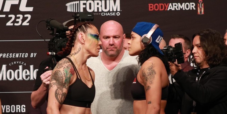 UFC 232 traz duas lutas por cinturão e retorno de Jones
