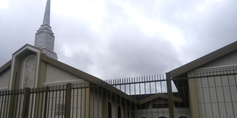Suspeito de esfaquear fiéis em igreja confessa crime