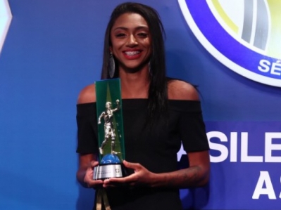 Atacante Kerolin é eleita revelação do Brasileirão 2018