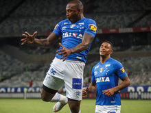 Sassá promete “muito mais sarradas” no Cruzeiro em 2019