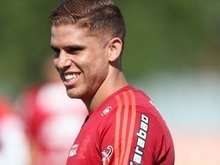 Xodó da torcida, Cuéllar fala sobre futuro no Flamengo
