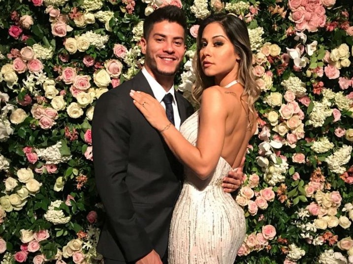 Mayra e Arthur criam Instagram para filha e internautas rebatem