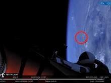Suposto OVNI surge em imagens de lançamento de carro ao espaço