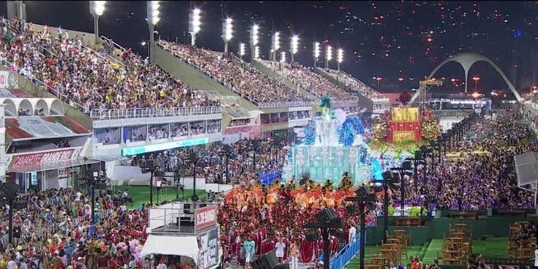 Confira o 1° dia de desfiles das escolas de samba no Rio de Janeiro