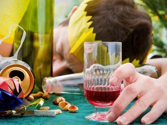 Veja o que fazer durante e depois da folia para evitar a ressaca