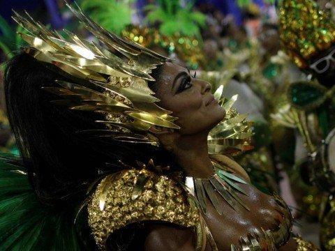 Atriz Juliana Paes é assaltada a caminho da Sapucaí, no Rio