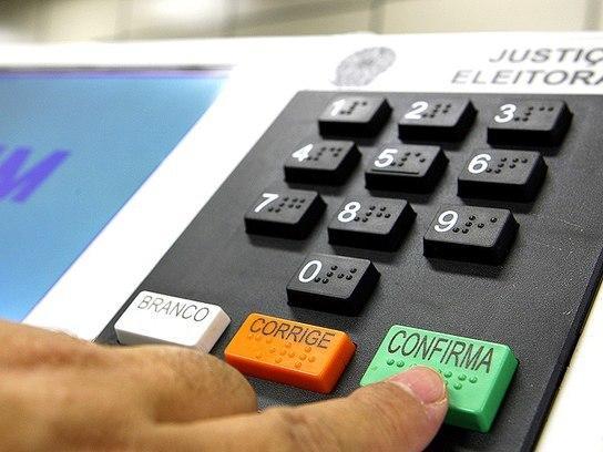 TSE define que políticos poderão usar recursos próprios em eleições