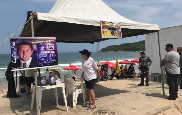 Evento realizado por pastor na Praia de Pernambuco foi interrompido pela prefeitura (Crédito: G1 Santos)