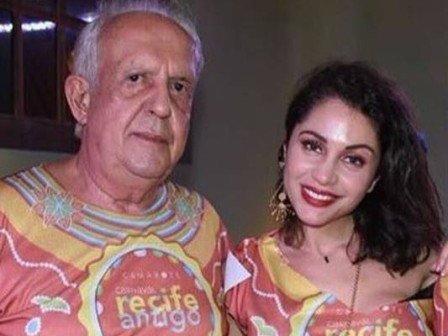 Após Recife, ex-BBB Maria viaja a Portugal com deputado
