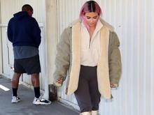 Kim Kardashian fica sem graça após Kanye fazer xixi em via pública