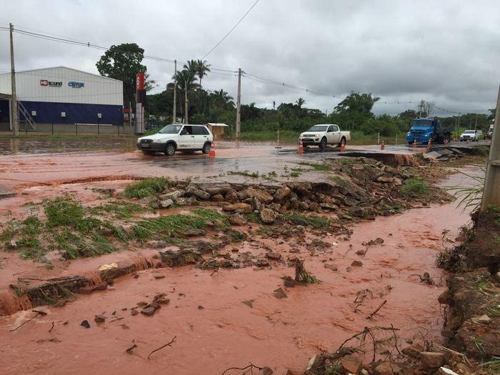 BR-343 entre Teresina e Altos é interditada parcialmente após desabamento  (Crédito: Efrem Ribeiro)