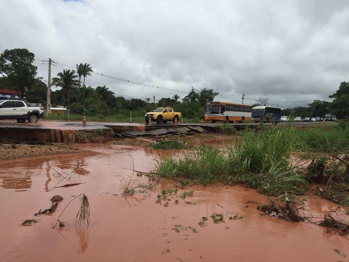 BR-343 entre Teresina e Altos é interditada parcialmente após desabamento  (Crédito: Efrem Ribeiro)