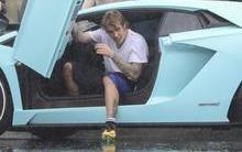 Justin Bieber vai a futebol com amigos em carro de R$ 4,3 milhões