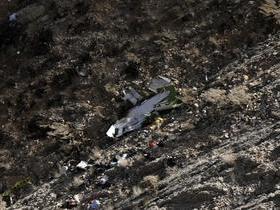 Caixa-preta de avião que caiu com noiva e 7 amigas é localizada