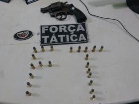 Após abordagens, polícia prende homem portando arma em Pio IX