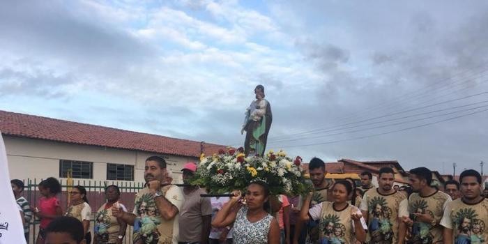 Multidão de fiéis na procissão dos festejos de São José em Lagoa
