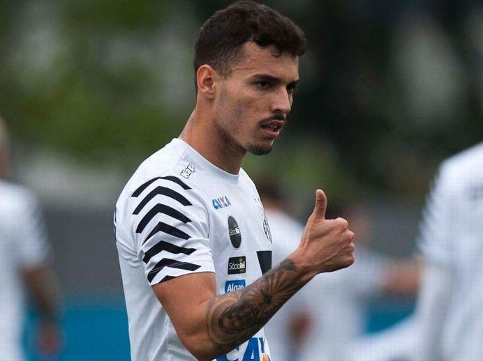 Zeca faz exames médicos e fica perto de acerto com o Corinthians