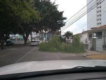 Ventos fortes causa transtornos em bairros do Rio de Janeiro
