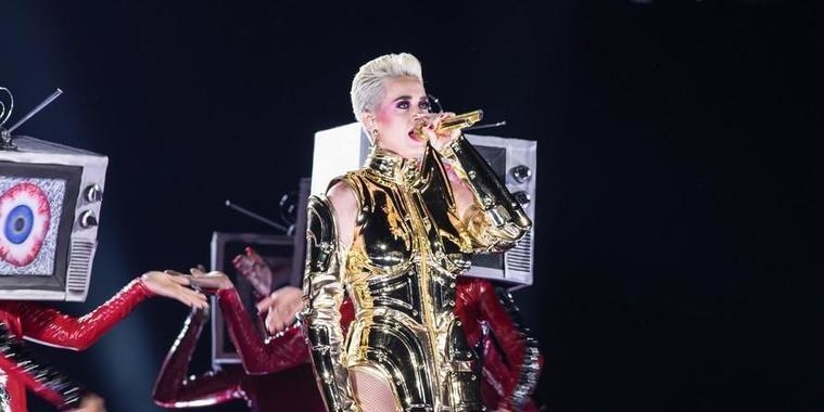 Ladrões tentam roubar veículo com figurinos de Katy Perry no Rio