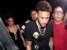 'Se não incomodar, Neymar ficará com parafuso', diz médico do PSG
