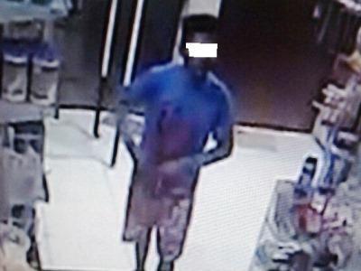 Populares capturam assaltante de Farmácia e entregam à polícia