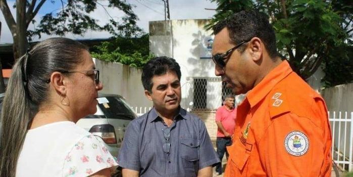 Vilma Amorim e deputado Limma visitam famílias em área de risco