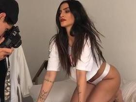 Cleo Pires revela que mostra rosto em nudes: 'Toda tatuada'
